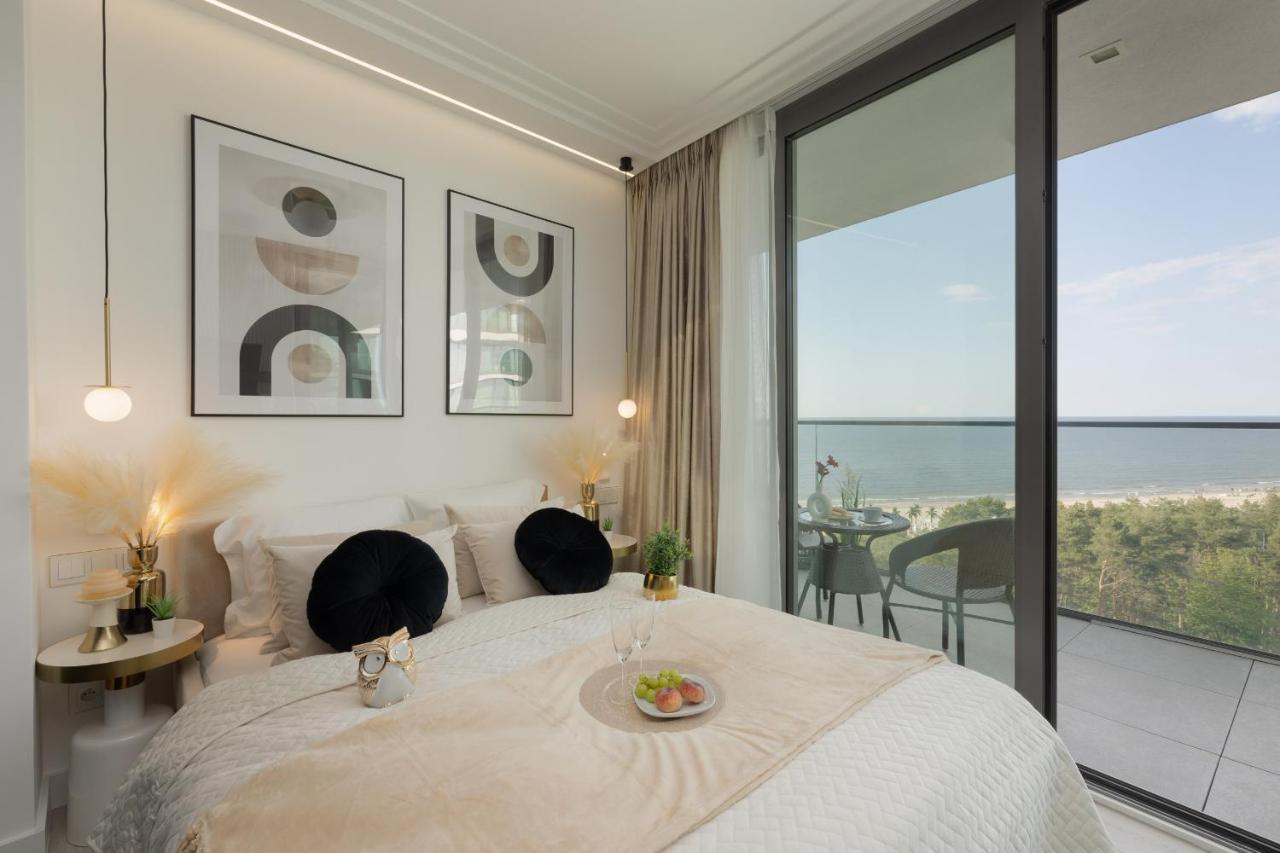 Royallux Waves & - Sea View From Balcony By Renters Prestige Apartment