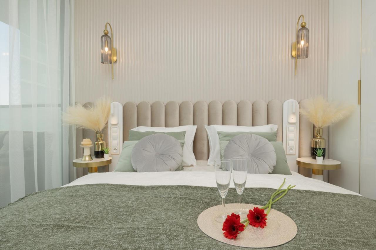 Apartment Royallux Waves & - Sea View From Balcony By Renters Prestige Misdroy