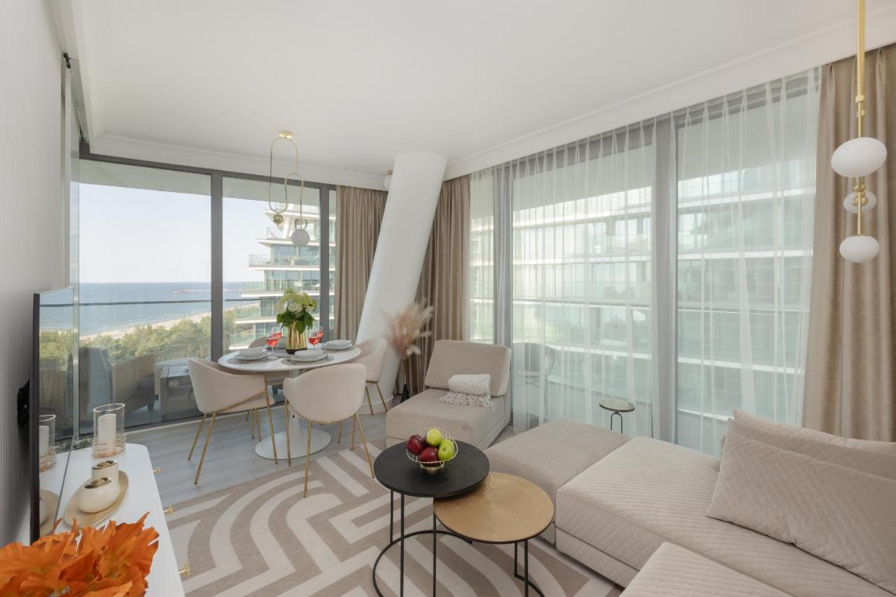 Royallux Waves & - Sea View From Balcony By Renters Prestige Apartment