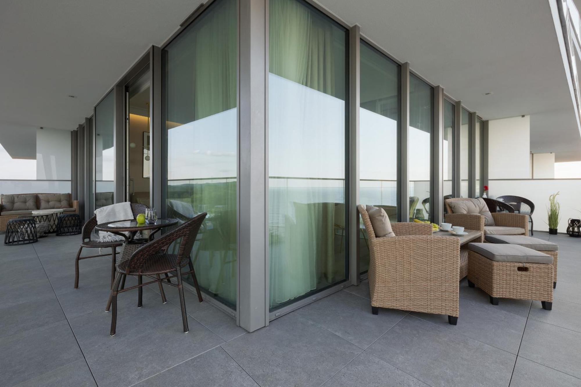 Apartment Royallux Waves & - Sea View From Balcony By Renters Prestige *