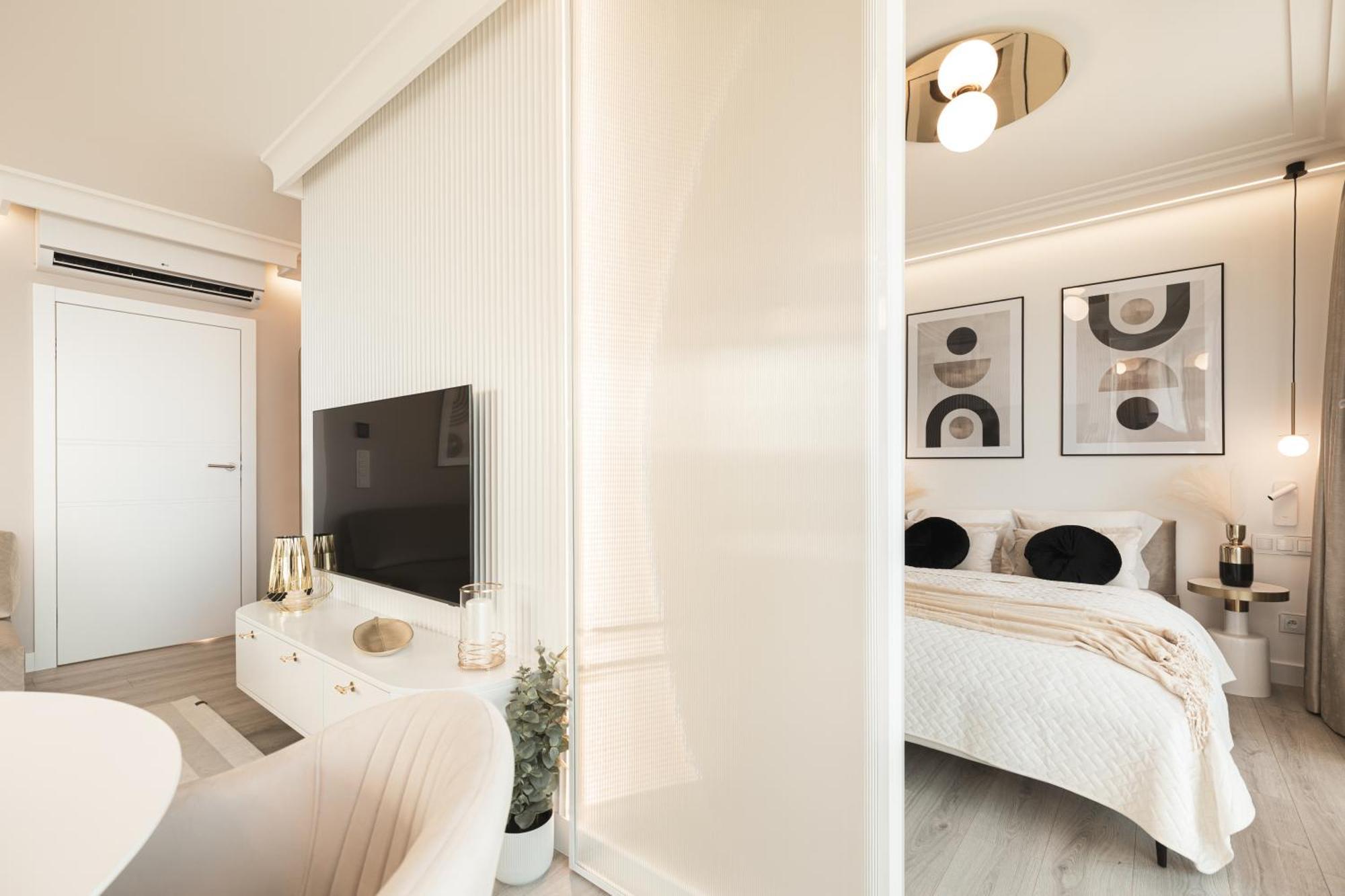 Apartment Royallux Waves & - Sea View From Balcony By Renters Prestige *