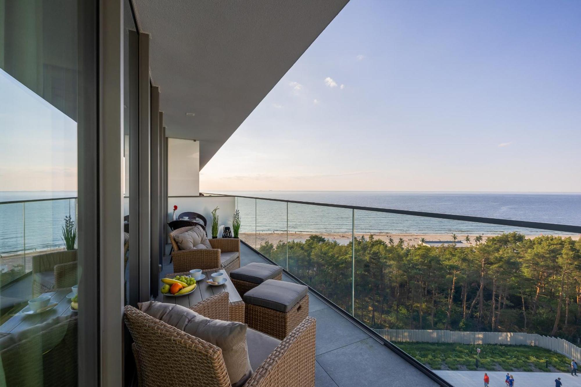 Royallux Waves & - Sea View From Balcony By Renters Prestige Apartment